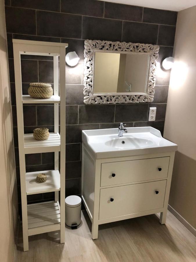 Gite Roussillon Dame Sirmonde Apartment Bagian luar foto